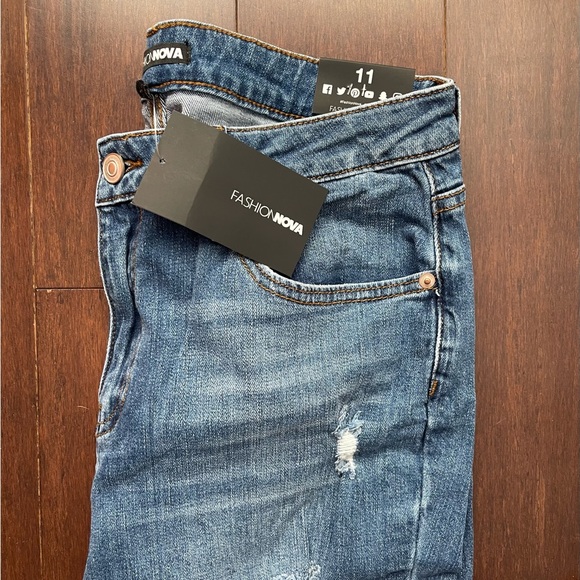 Ripped stretch flare jeans - Picture 5 of 6